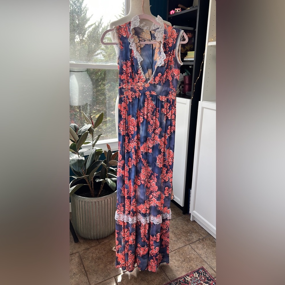 Women’s dress